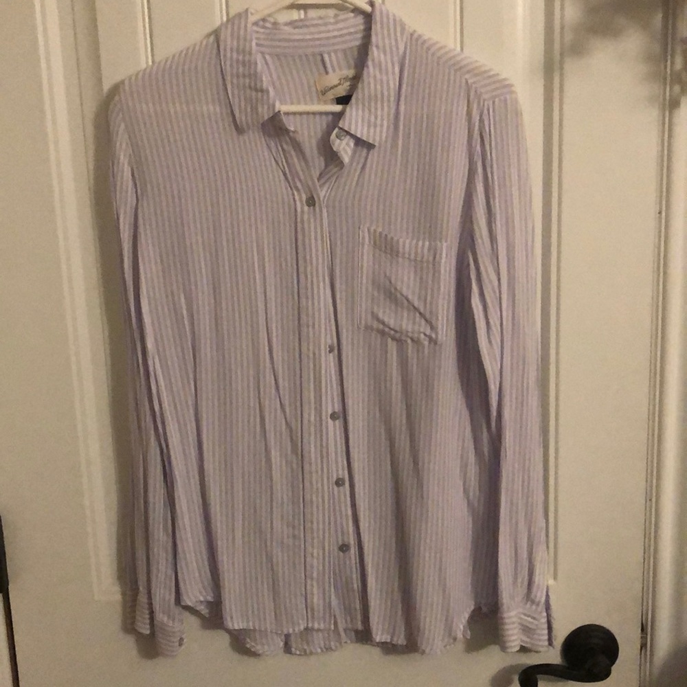 Universal Thread button down